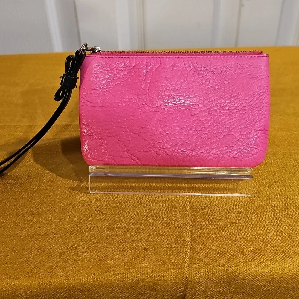 Kate Spade NY Cobble Hill Bee Wristlet - Snapdragon Pink EUC
